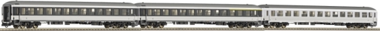 3 Piece Set: Express Train cars<br /><a href='images/pictures/Roco/64061.jpg' target='_blank'>Full size image</a>